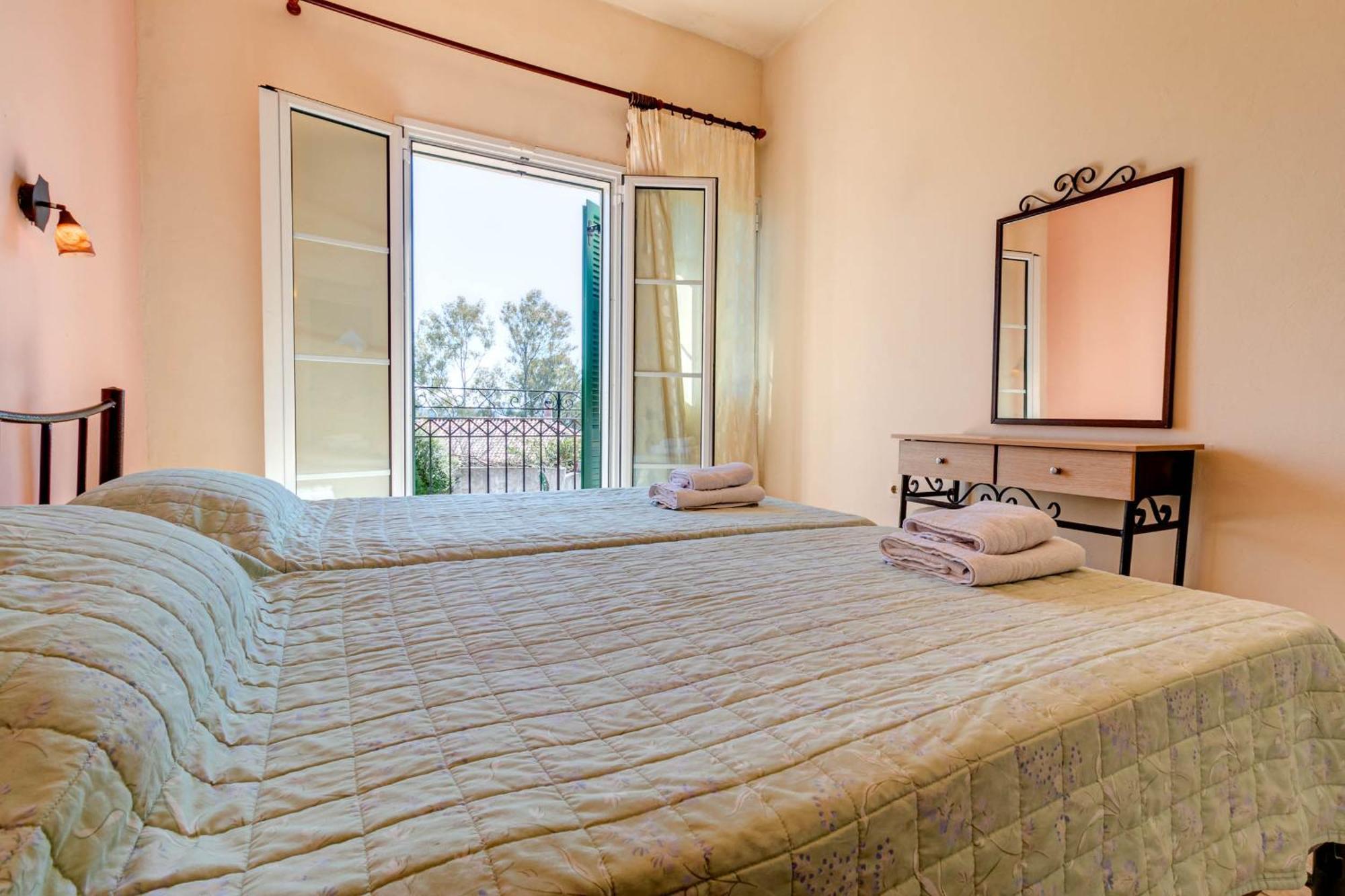 Ionian Arches Hotel Gouvia Ruang foto