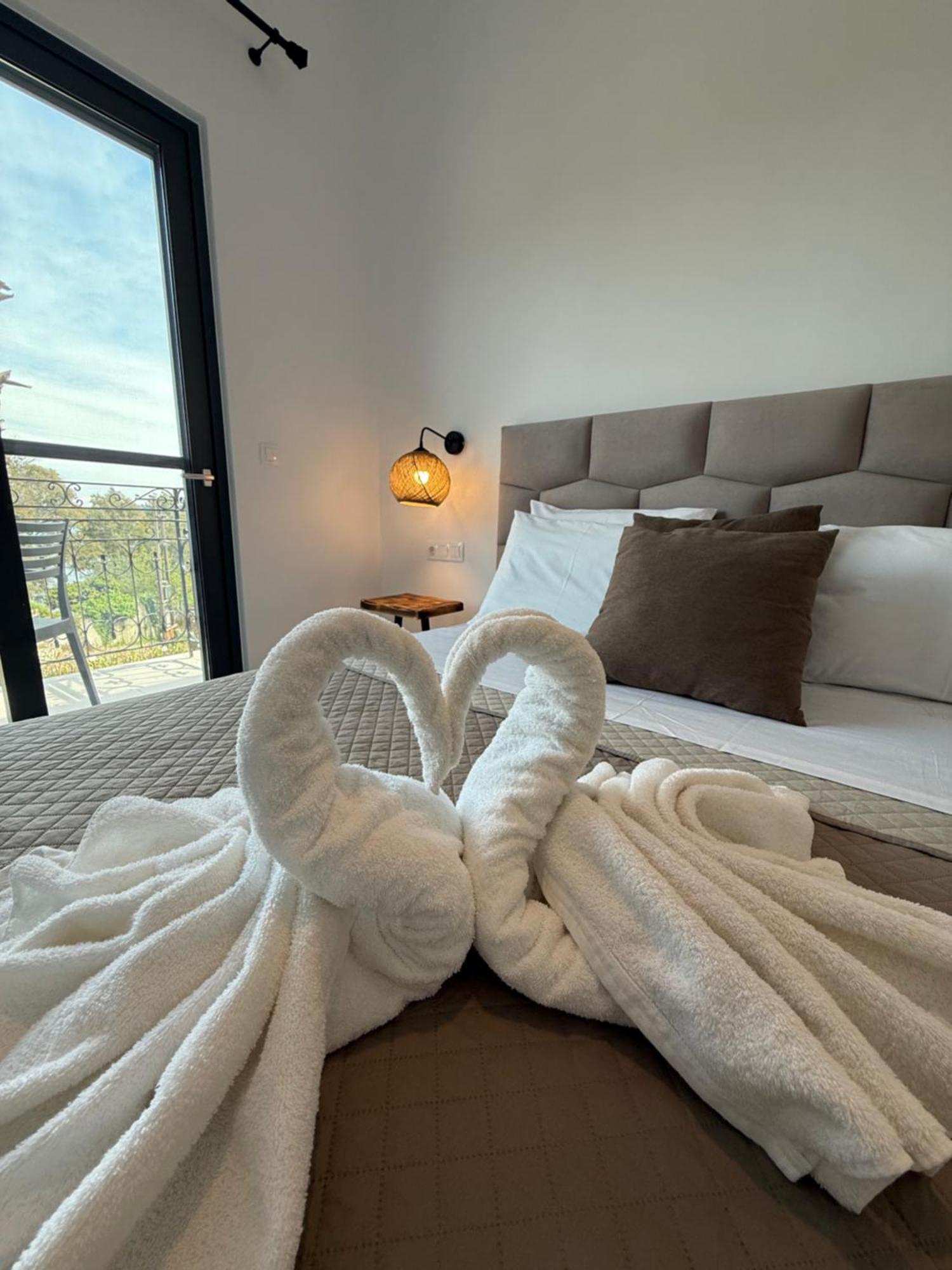 Ionian Arches Hotel Gouvia Bagian luar foto