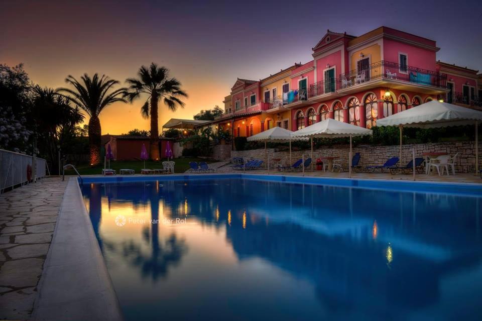 Ionian Arches Hotel Gouvia Bagian luar foto
